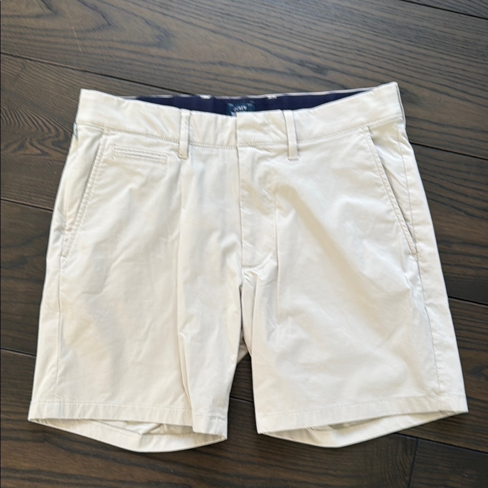 J. Crew Men’s 7 in tech/golf shorts size 30 waist